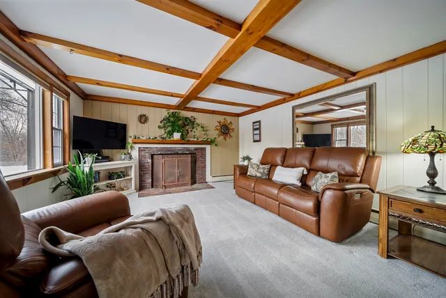 $449,000 | 212 West Main Street, Hillsborough, NH 03244