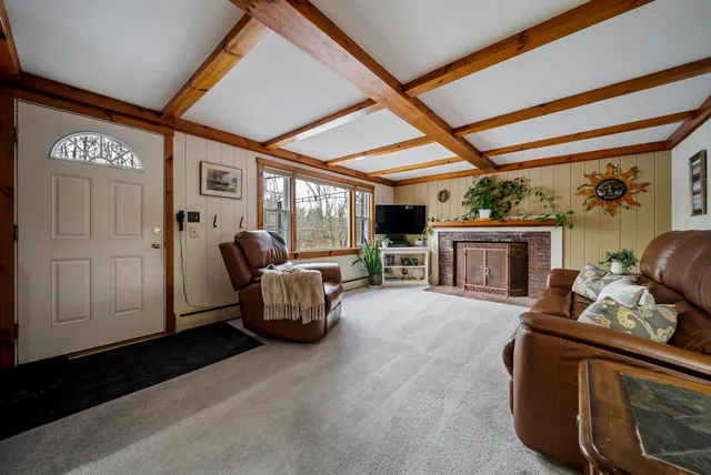 $449,000 | 212 West Main Street, Hillsborough, NH 03244