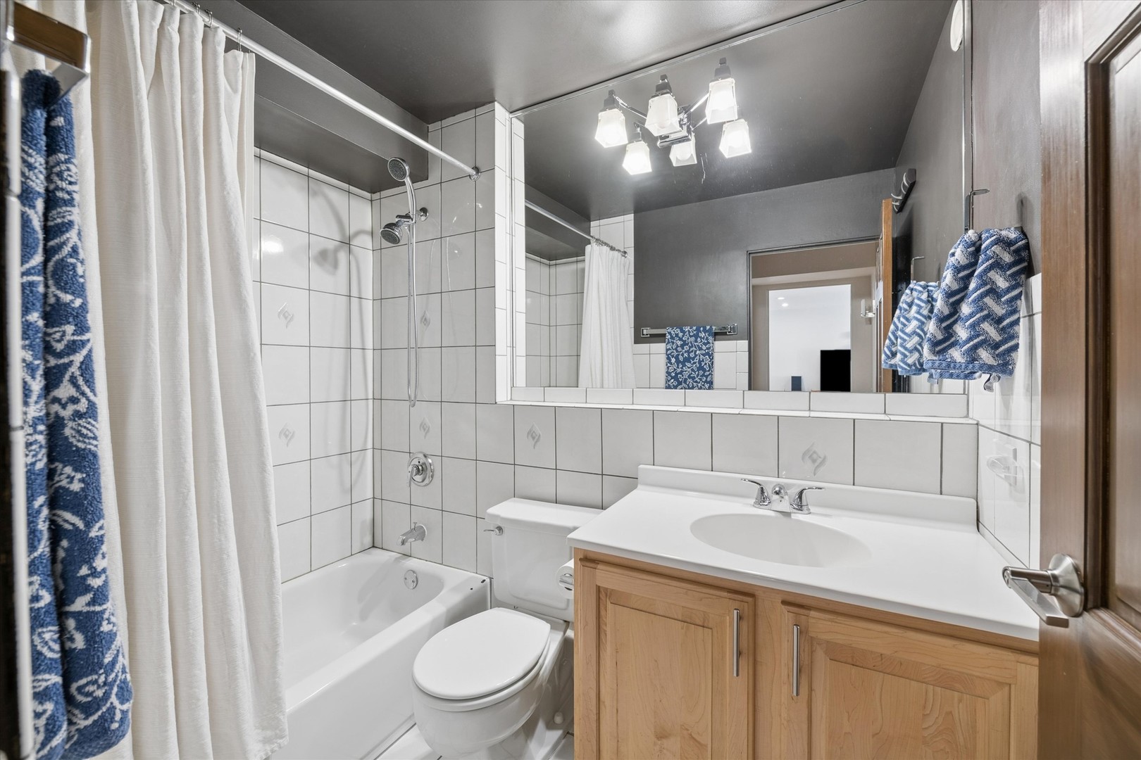 40 East 9th Street, Unit 1616 Chicago, IL 60605 - Photo 20 of 33