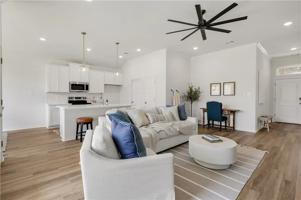 $2,500 | 3580 Pointe Du Hoc Drive, Bryan, TX 77808