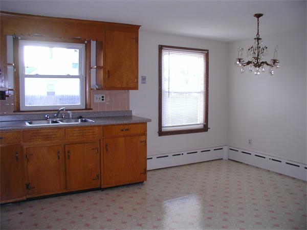 166 Atherton Street Springfield, MA 01104 - Photo 5 of 17 Gallery Image 5
