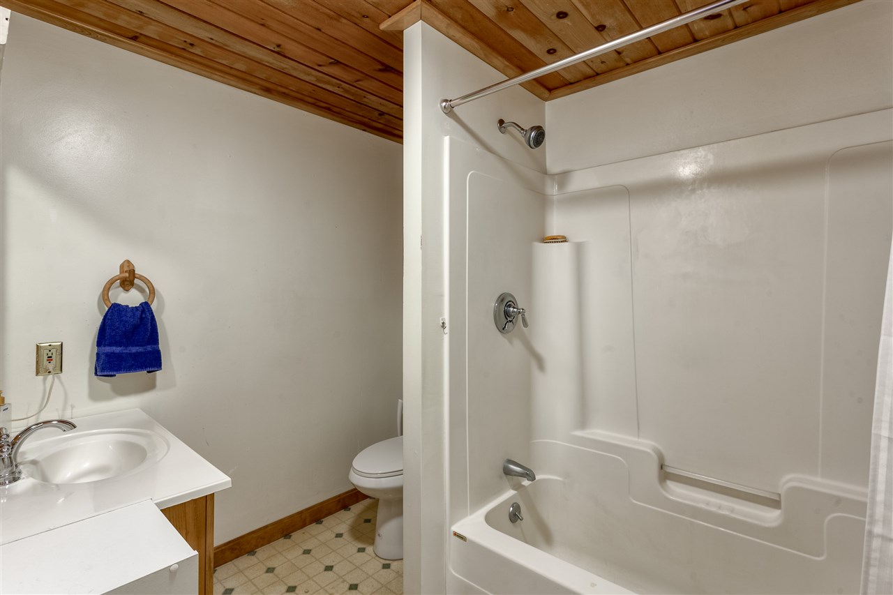 26 Vindale Road Hooksett, NH 03106 - Photo 14 of 19