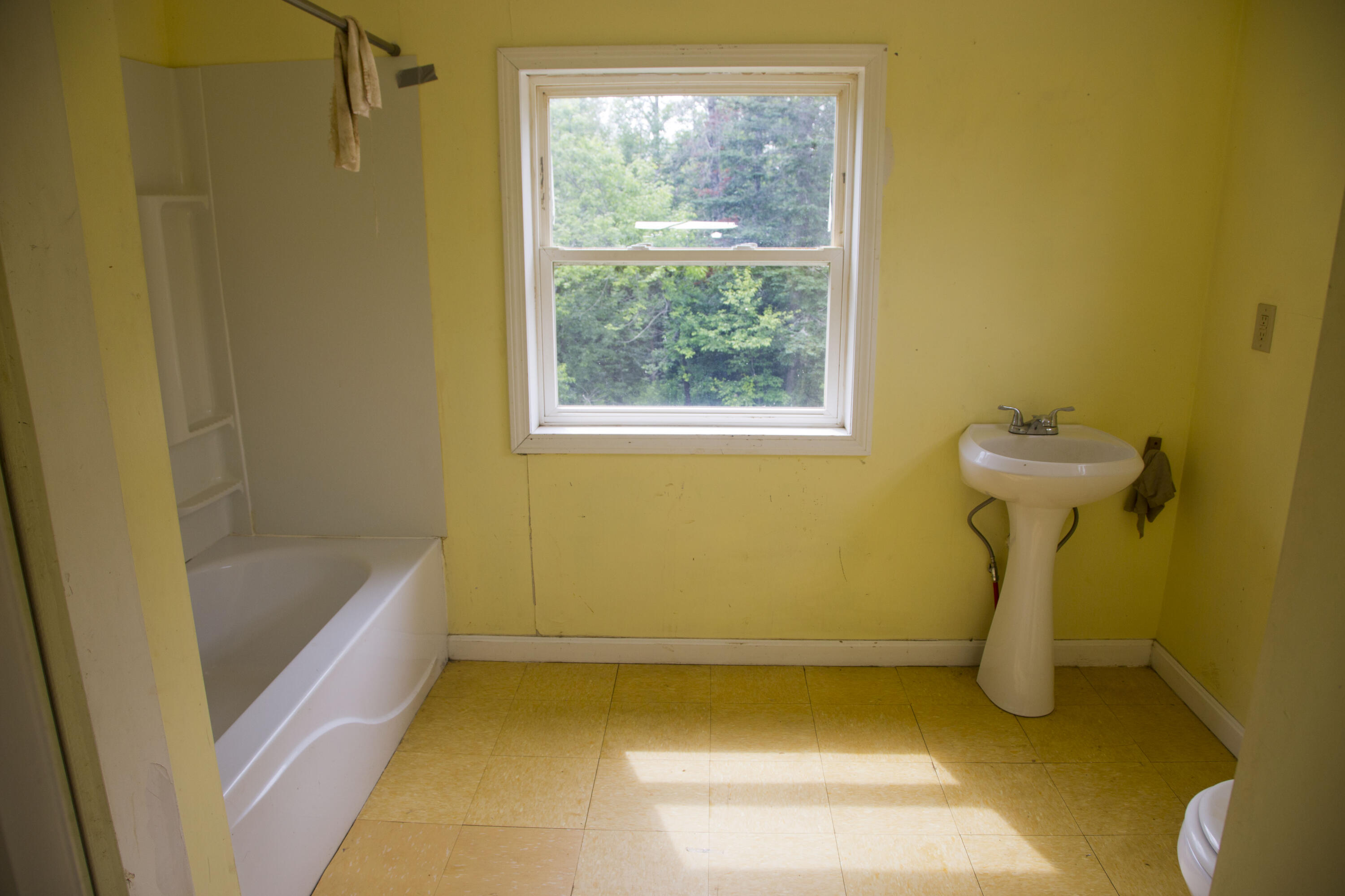 351 Etna Road Plymouth, ME 04969 - Photo 27 of 44 2nd floor full bath