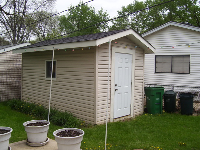 360 Ahlstrand Road Lombard, IL 60148 - Photo 5 of 21 a view of outdoor space and yard