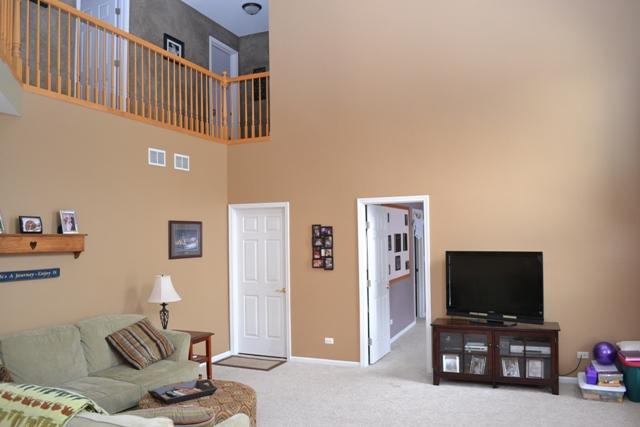 616 Glenn Ridge Crystal Lake, IL 60014 - Photo 7 of 17