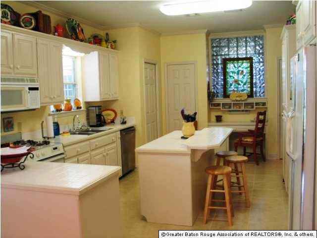 11396 Stringer Bridge Road St. Amant, LA 70774 - Photo 7 of 19 Gallery Image 7