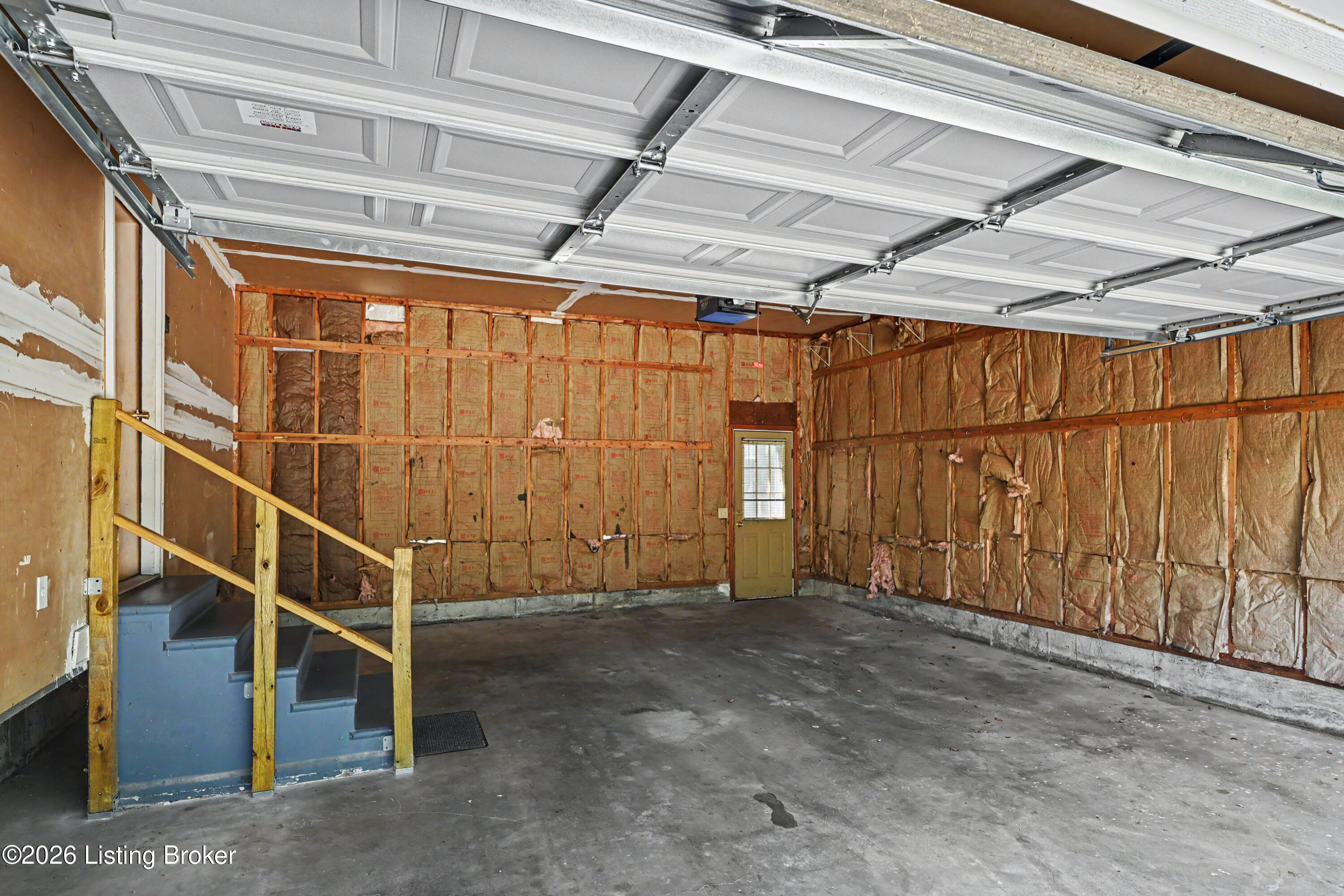 8911 Acushnet Road Louisville, KY 40242 - Photo 27 of 44 2 Car Garage