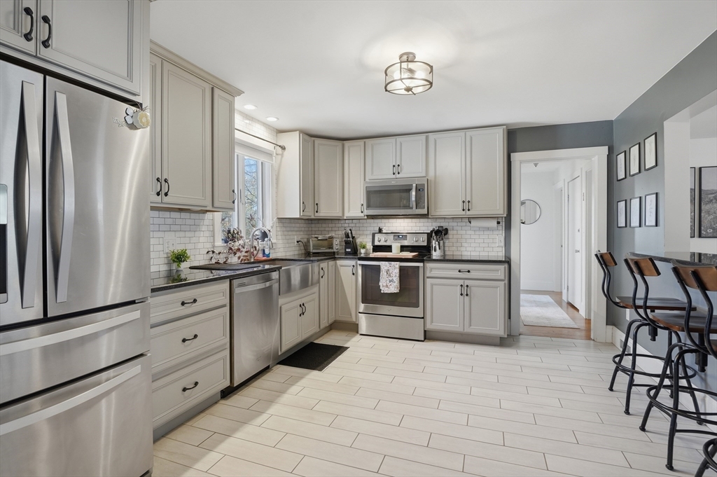 88 Clinton Road Sterling, MA 01564 - Photo 8 of 32