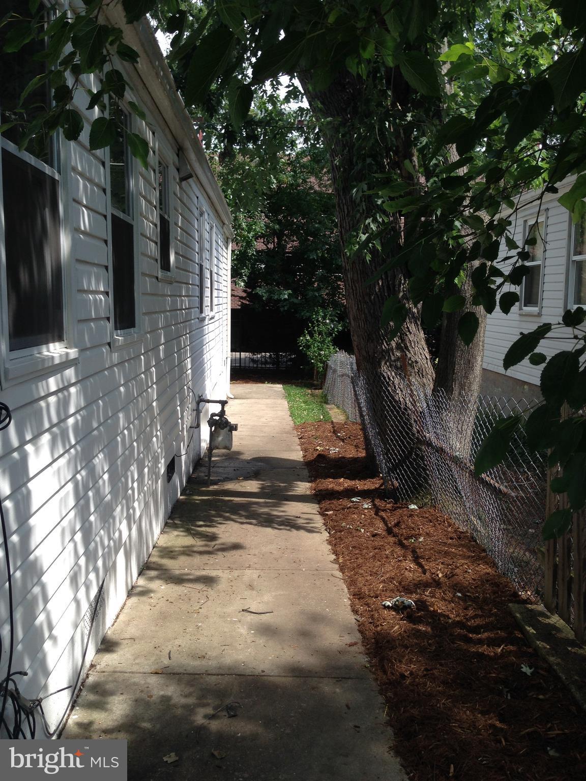 32 East Reed Avenue Alexandria, VA 22305 - Photo 11 of 13 Exterior (General)