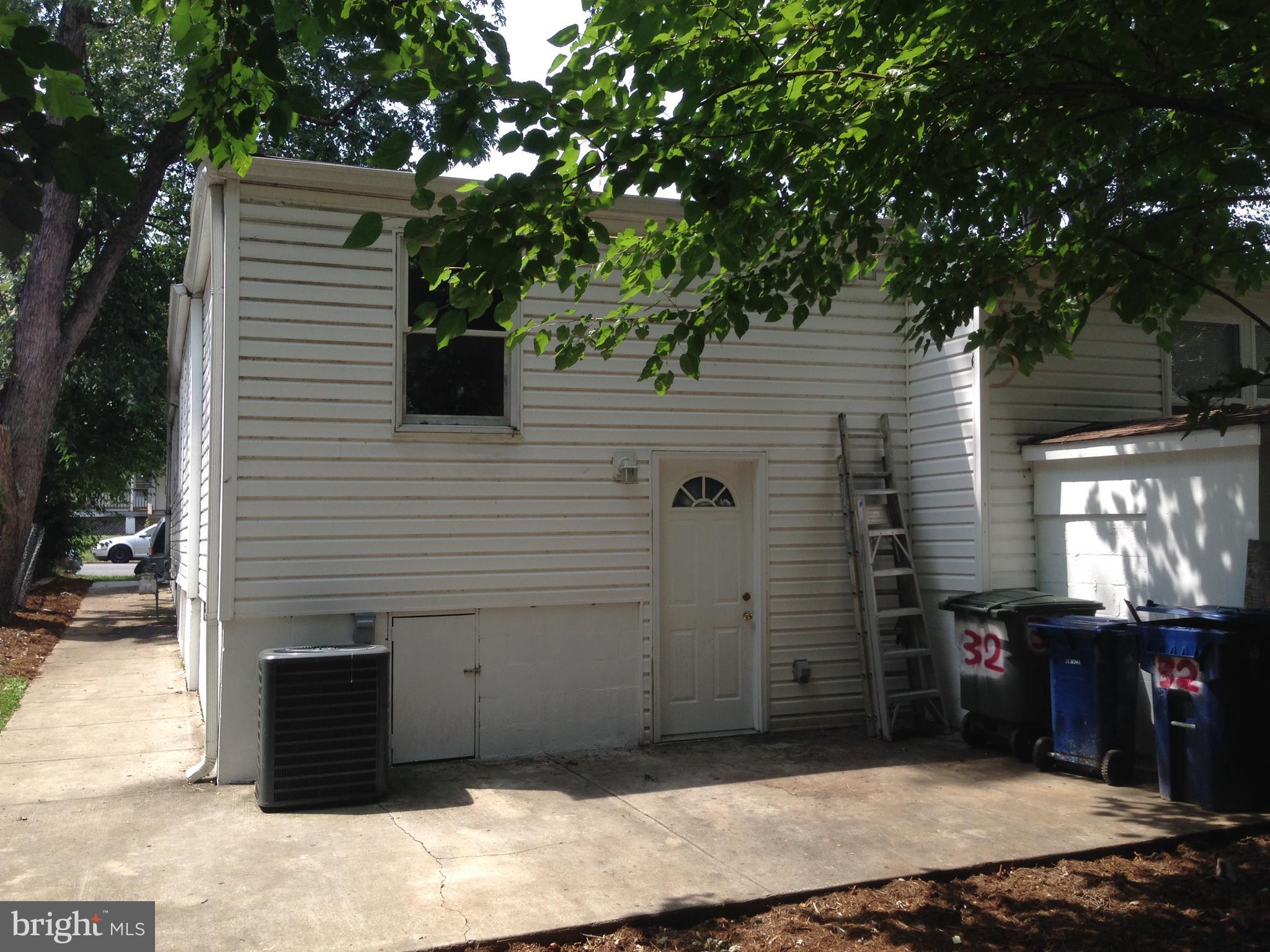 32 East Reed Avenue Alexandria, VA 22305 - Photo 13 of 13 Exterior (Rear)