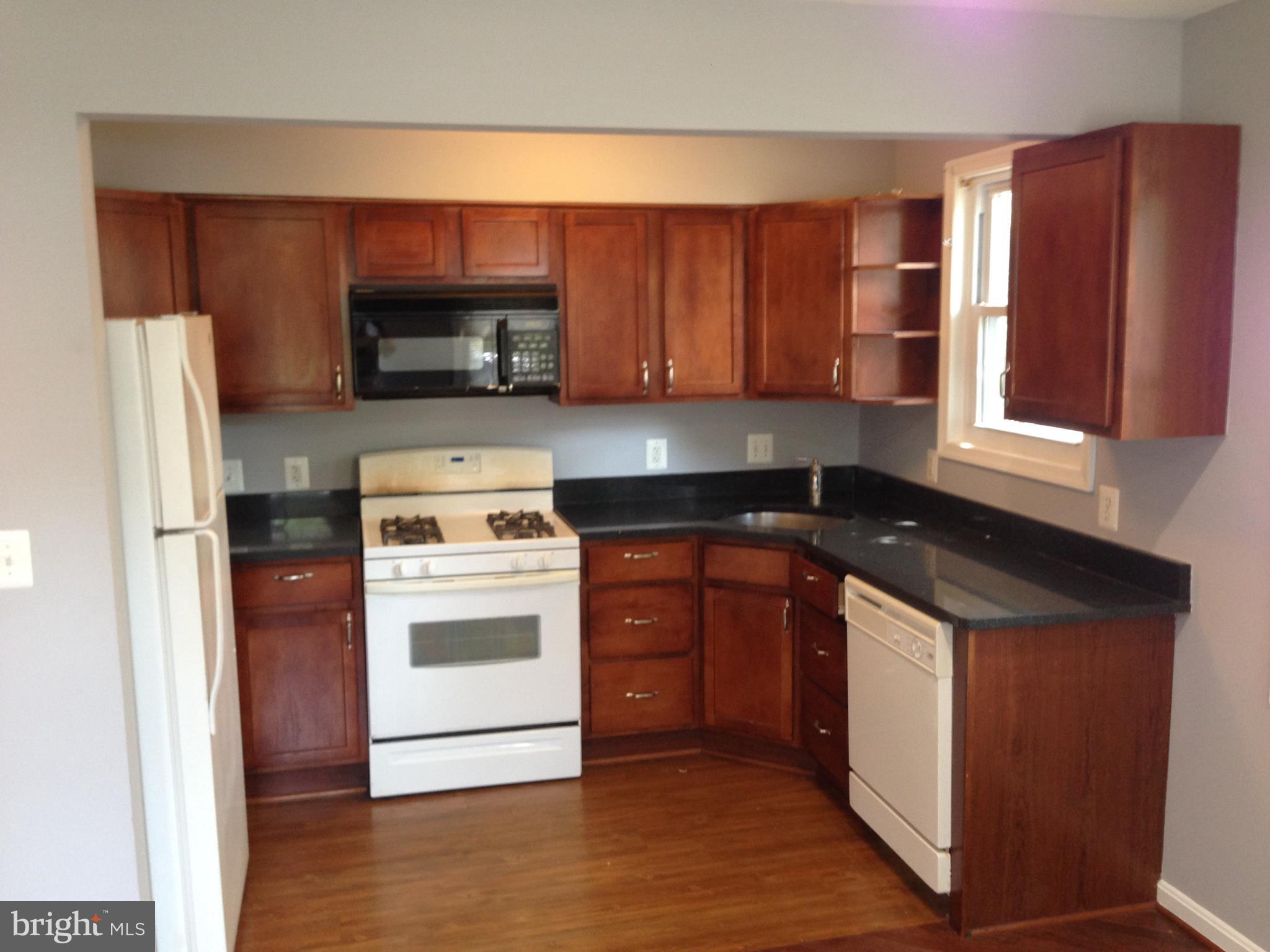 32 East Reed Avenue Alexandria, VA 22305 - Photo 10 of 13 Kitchen