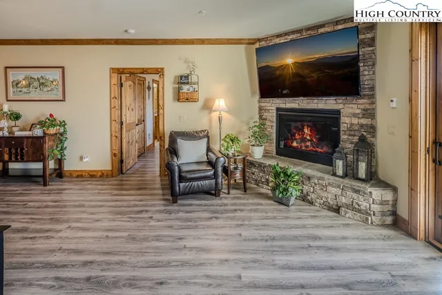 $579,000 | 172 Vista Way, Unit 1A, Banner Elk, NC 28604