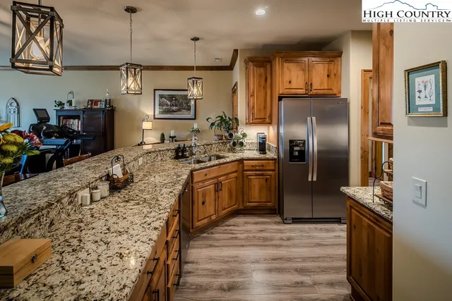 $579,000 | 172 Vista Way, Unit 1A, Banner Elk, NC 28604