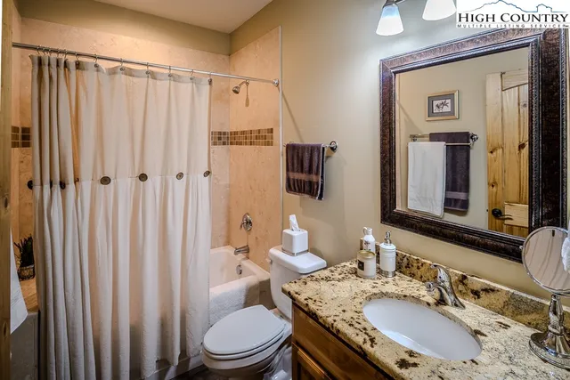 $579,000 | 172 Vista Way, Unit 1A, Banner Elk, NC 28604