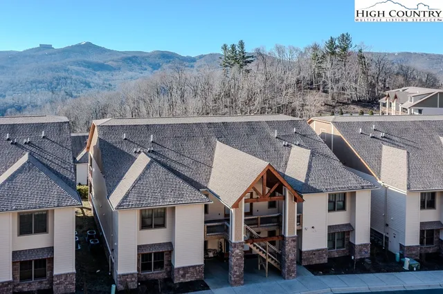 $579,000 | 172 Vista Way, Unit 1A, Banner Elk, NC 28604