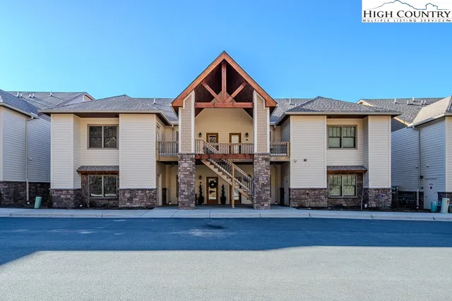 $579,000 | 172 Vista Way, Unit 1A, Banner Elk, NC 28604