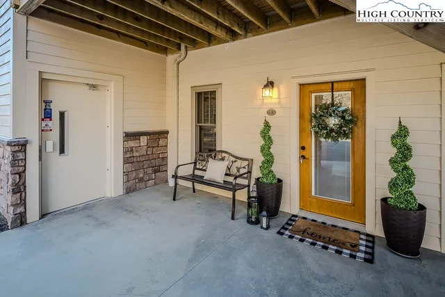 $579,000 | 172 Vista Way, Unit 1A, Banner Elk, NC 28604