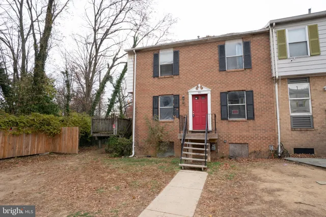 $179,000 | 551 West Diamond Avenue, Unit 17, Gaithersburg, MD 20877