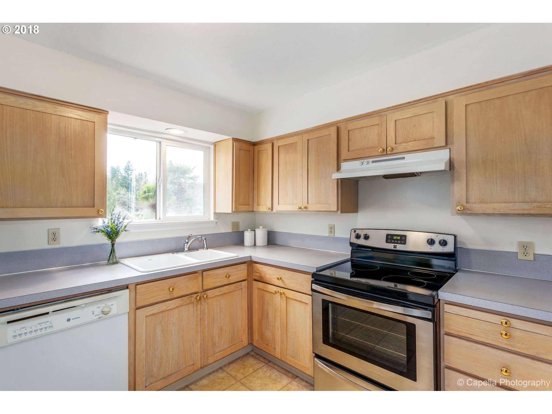 5538 Southwest Cameron Road Portland, OR 97221 - Photo 5 of 13 Gallery Image 5