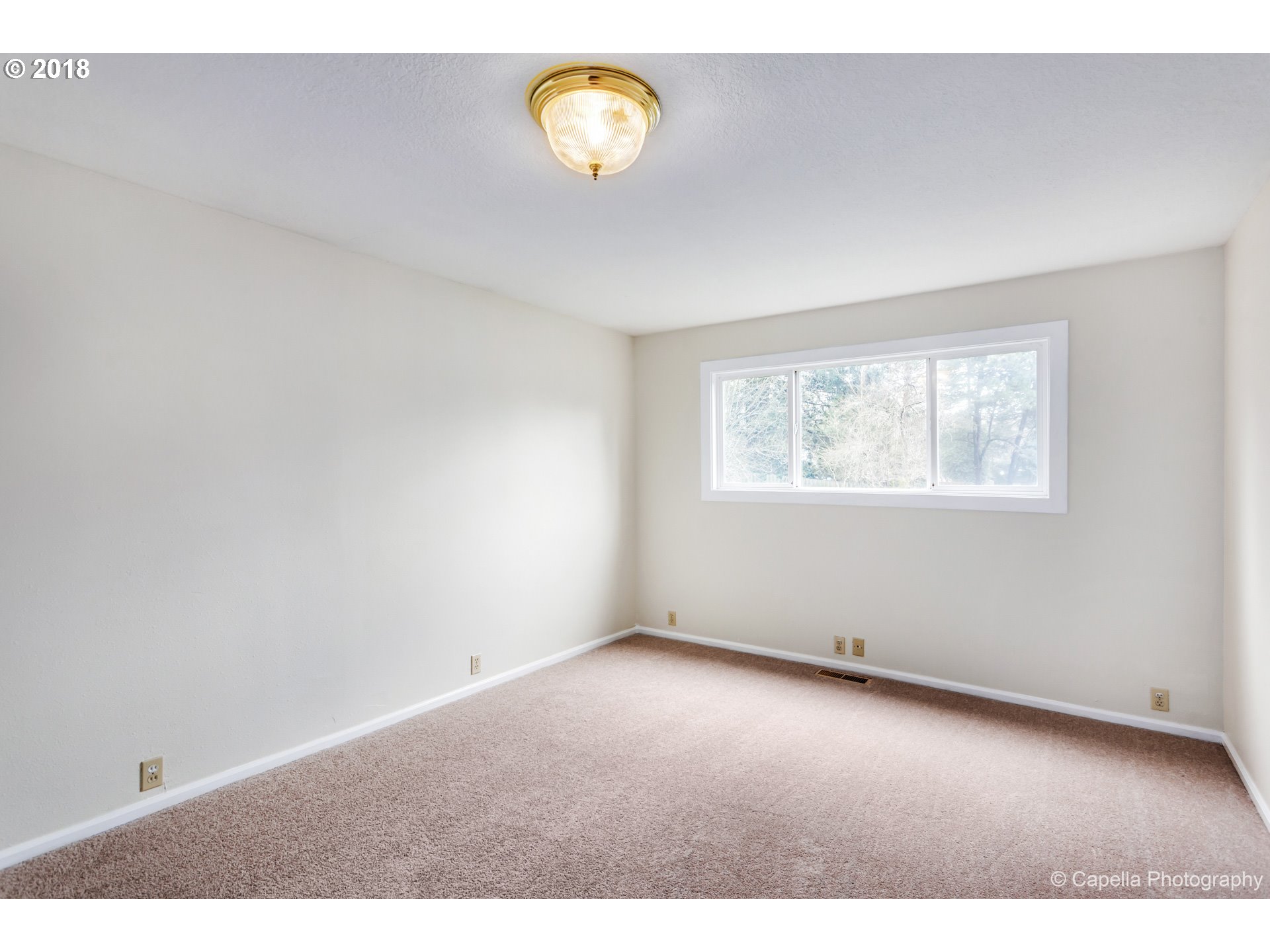 5538 Southwest Cameron Road Portland, OR 97221 - Photo 7 of 13 Gallery Image 7
