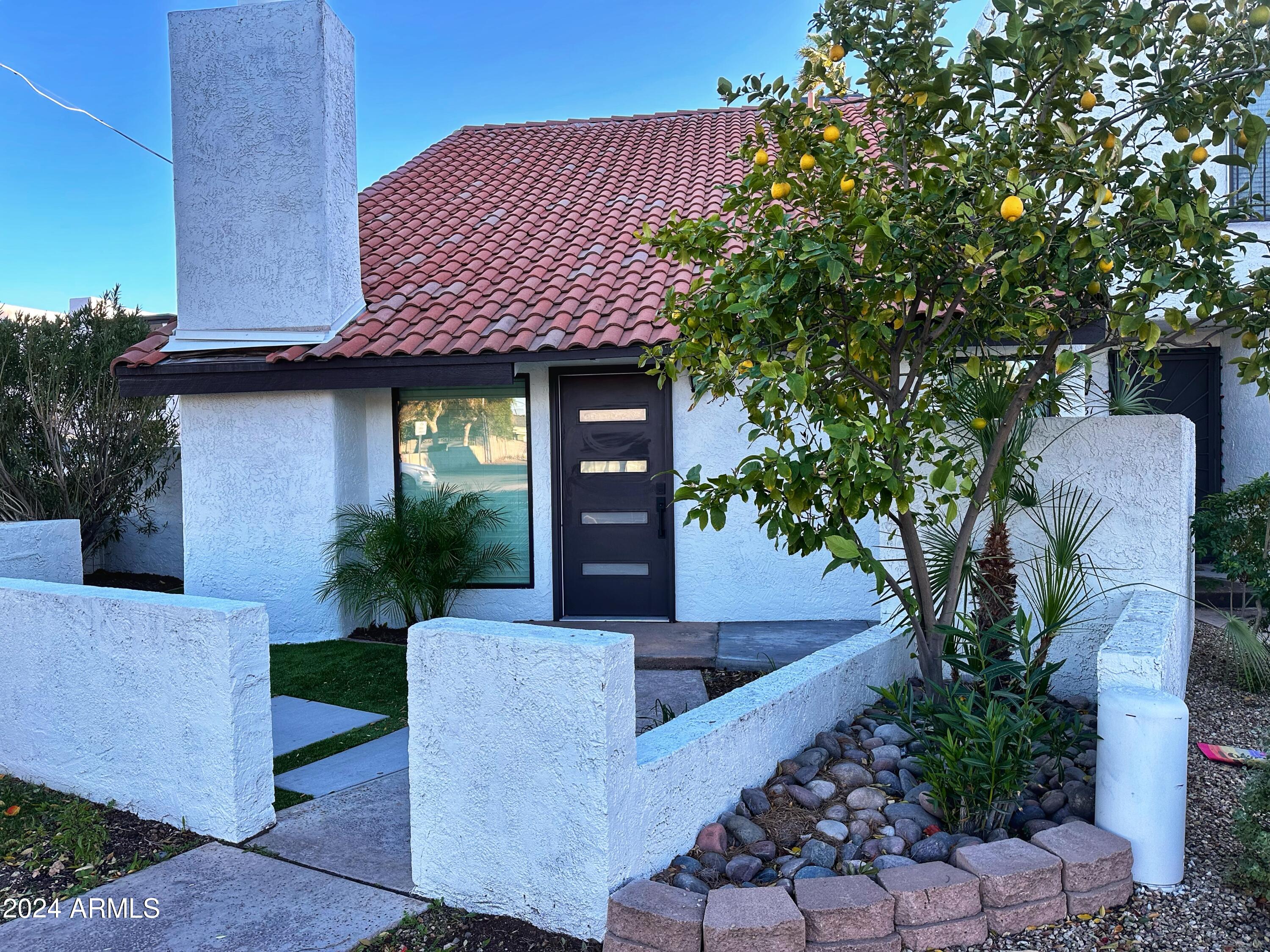 747 East Bethany Home Road Phoenix, AZ 85014 - Photo 3 of 47 IMG_6386