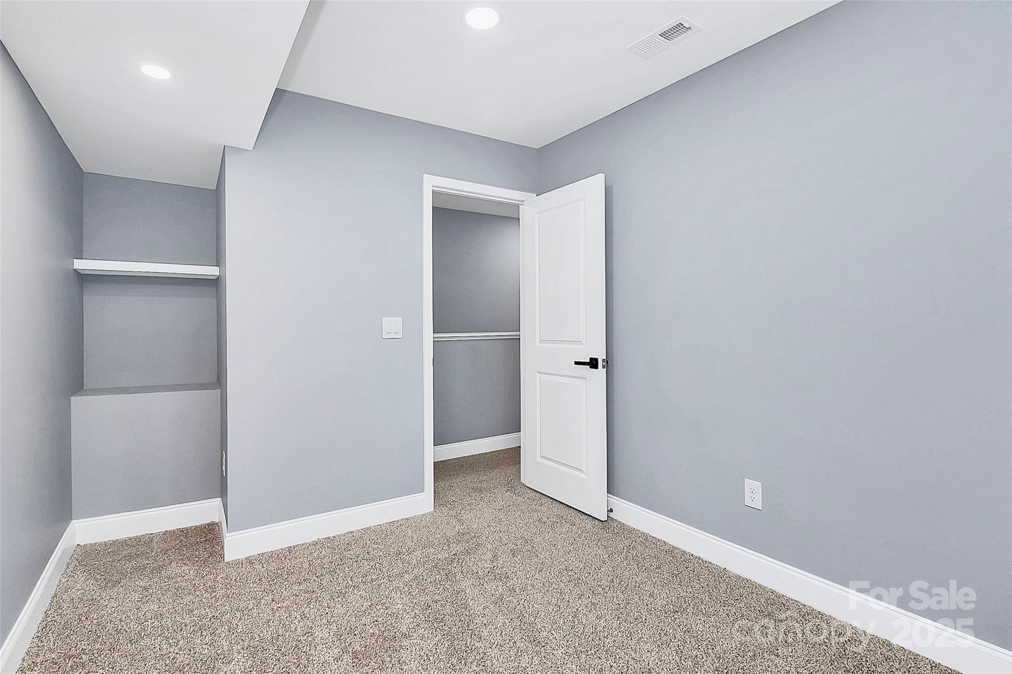6519 Pargo Road Charlotte, NC 28216 - Photo 6 of 37 an empty room with closet