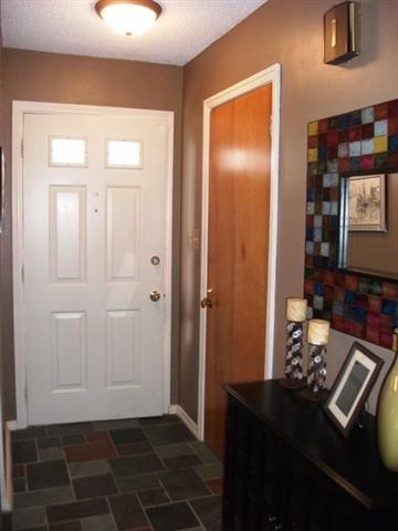 1629 Mayflower Road Fort Wayne, IN 46819 - Photo 3 of 24