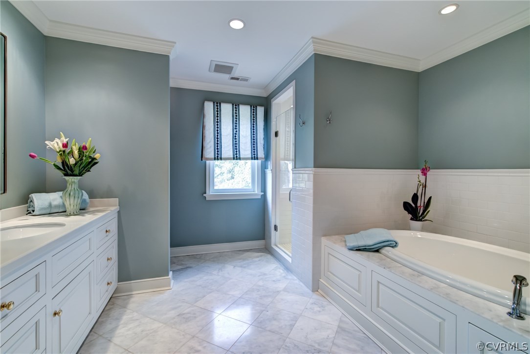 3910 Exeter Road Richmond, VA 23221 - Photo 32 of 39 Soaking tub and separate shower