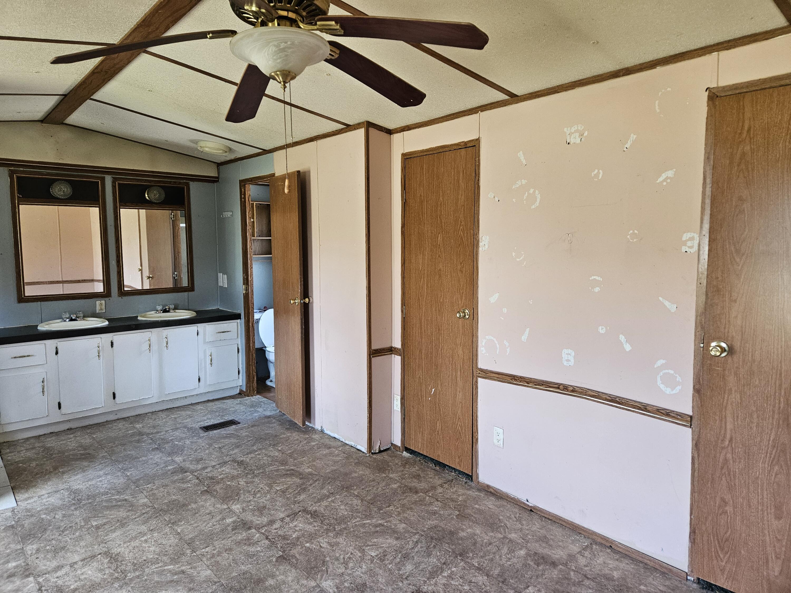 119 Combs Road Dunnville, KY 42528 - Photo 25 of 35 20250317_134306