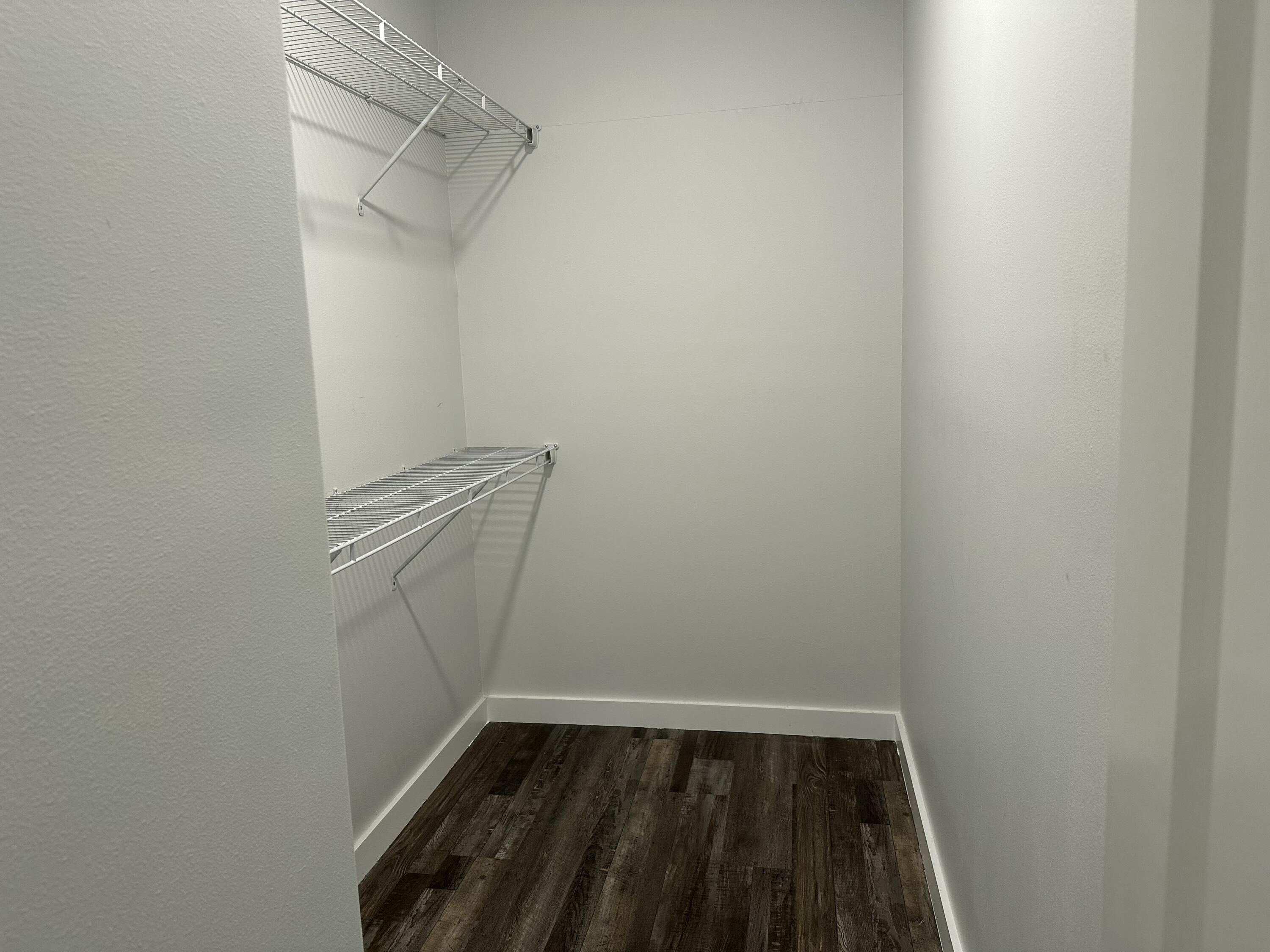 524 North Raphael Road DeFuniak Springs, FL 32433 - Photo 11 of 15 a view of a small space