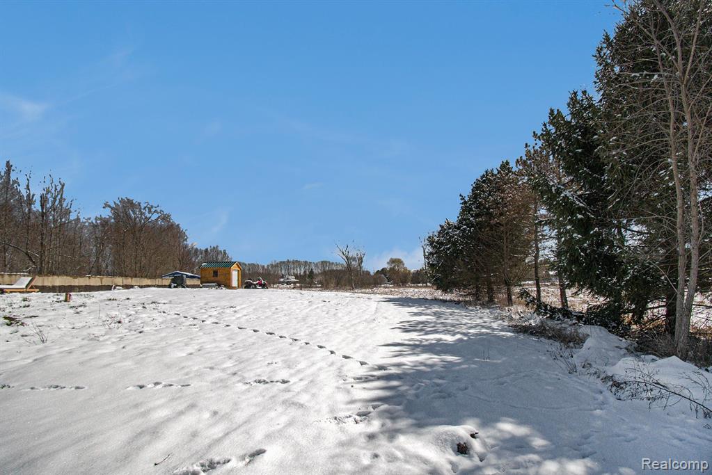 6096 North Gregory Road Fowlerville, MI 48836 - Photo 2 of 27