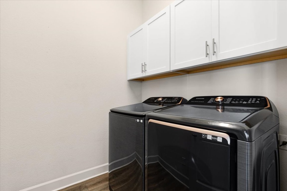 908 Knowles Drive Hutto, TX 78634 - Photo 23 of 37 a close view of stove