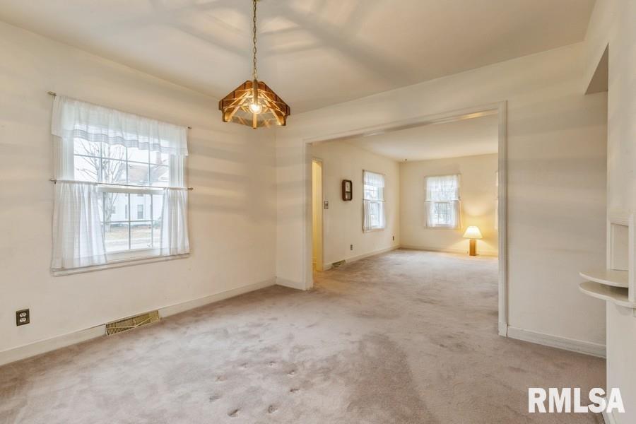 1606 Pershing Boulevard Clinton, IA 52732 - Photo 10 of 26 Gallery Image 10