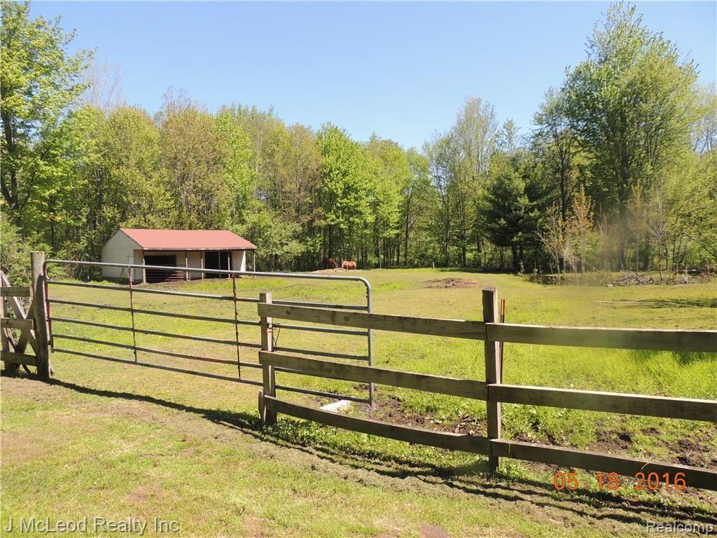6356 Murphy Lake Road Millington, MI 48746 - Photo 2 of 41 DSCN1126.JPG