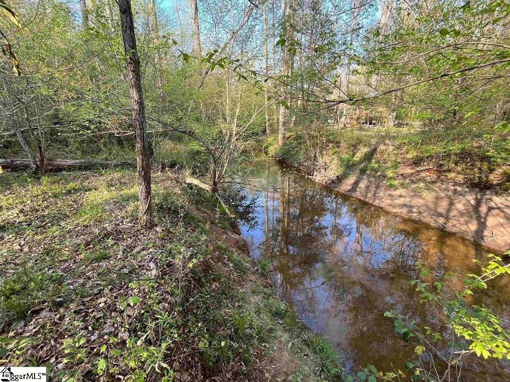 1131 Whiten Road Belton, SC 29627 - Photo 3 of 27