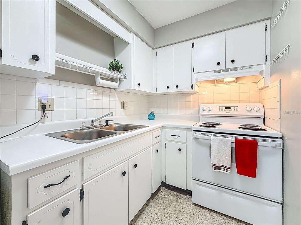 250 Rosery Road Northwest, Unit 283 Largo, FL 33770 - Photo 9 of 18