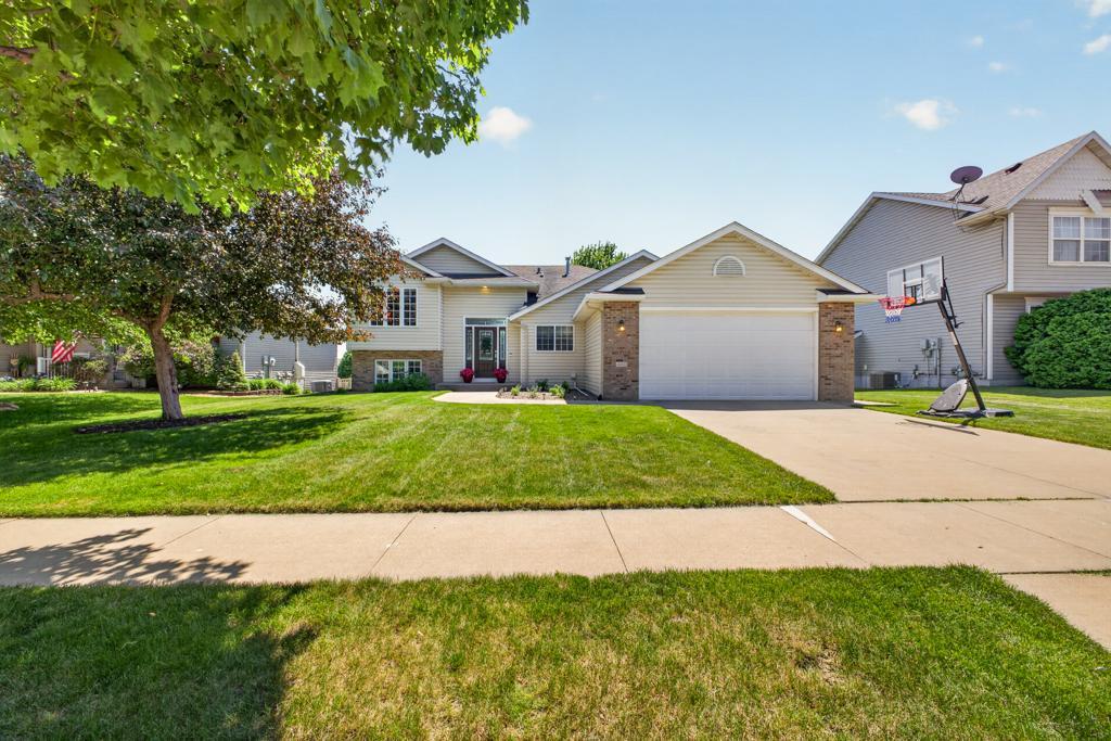 480 Manor Ridge Drive Northwest Rochester, MN 55901 - Photo 1 of 45 Gallery Image 1