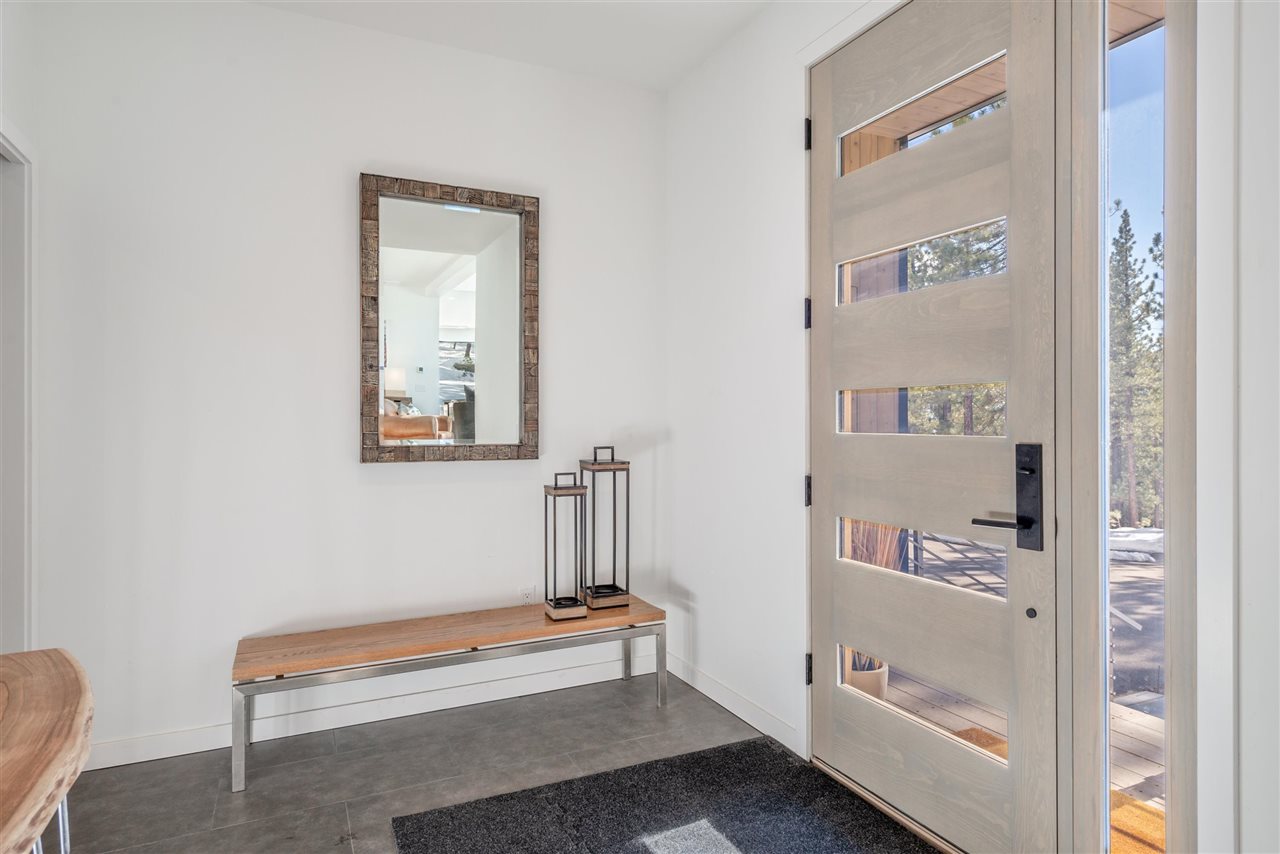 11724 Sierra Drive Truckee, CA 96161 - Photo 6 of 21