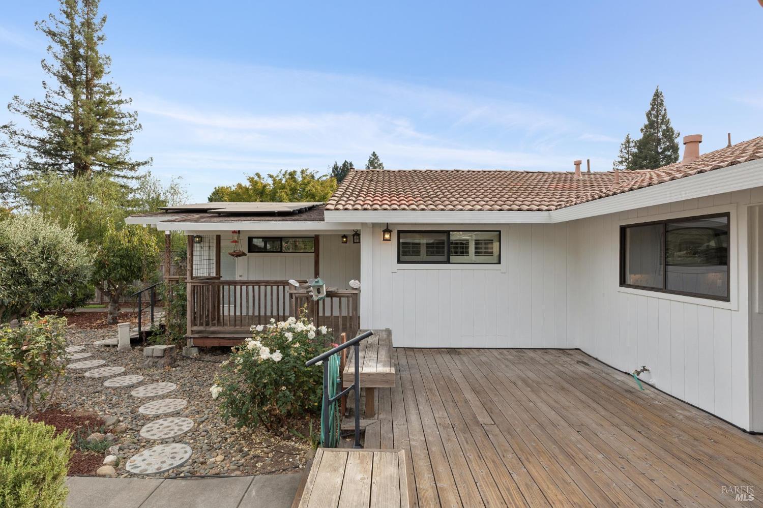 19060 Robinson Road Sonoma, CA 95476 - Photo 32 of 37 Gallery Image 32