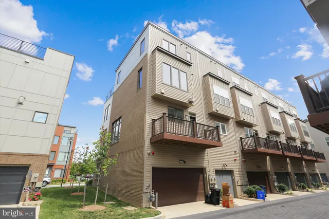 a view of a back yard of the house