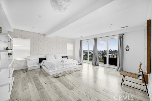 4240 Barrett Road Los Angeles, CA 90032 - Photo 27 of 47 a living room with furniture and large window