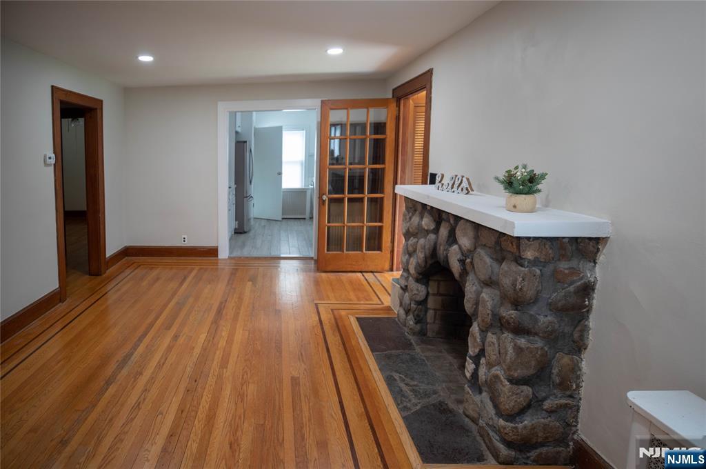 31 Spring Valley Avenue, Unit WHOLE HOUSE Paramus, NJ 07652 - Photo 6 of 31