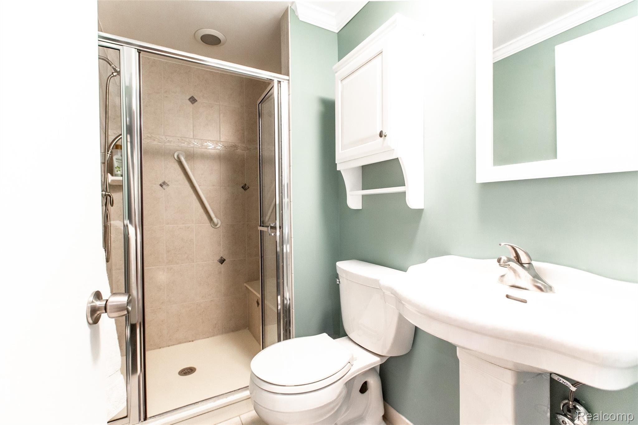 36219 Smithfield Road Farmington, MI 48335 - Photo 25 of 34 Master Bath Smithfield.jpg