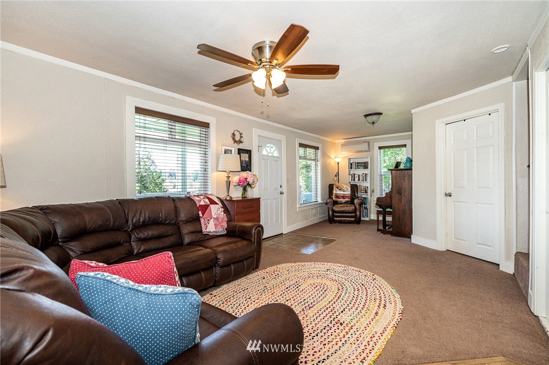 154 Walhaupt Road Onalaska, WA 98570 - Photo 9 of 33 Gallery Image 9
