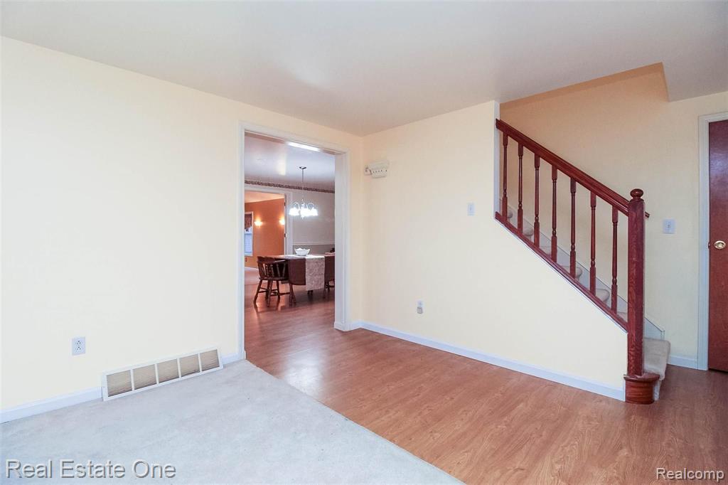 10845 Secor Road Temperance, MI 48182 - Photo 8 of 36