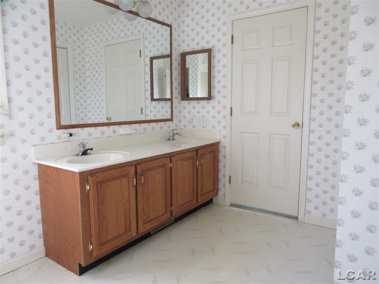 7979 Ridge Highway Britton, MI 49229 - Photo 27 of 40 Master Bathroom