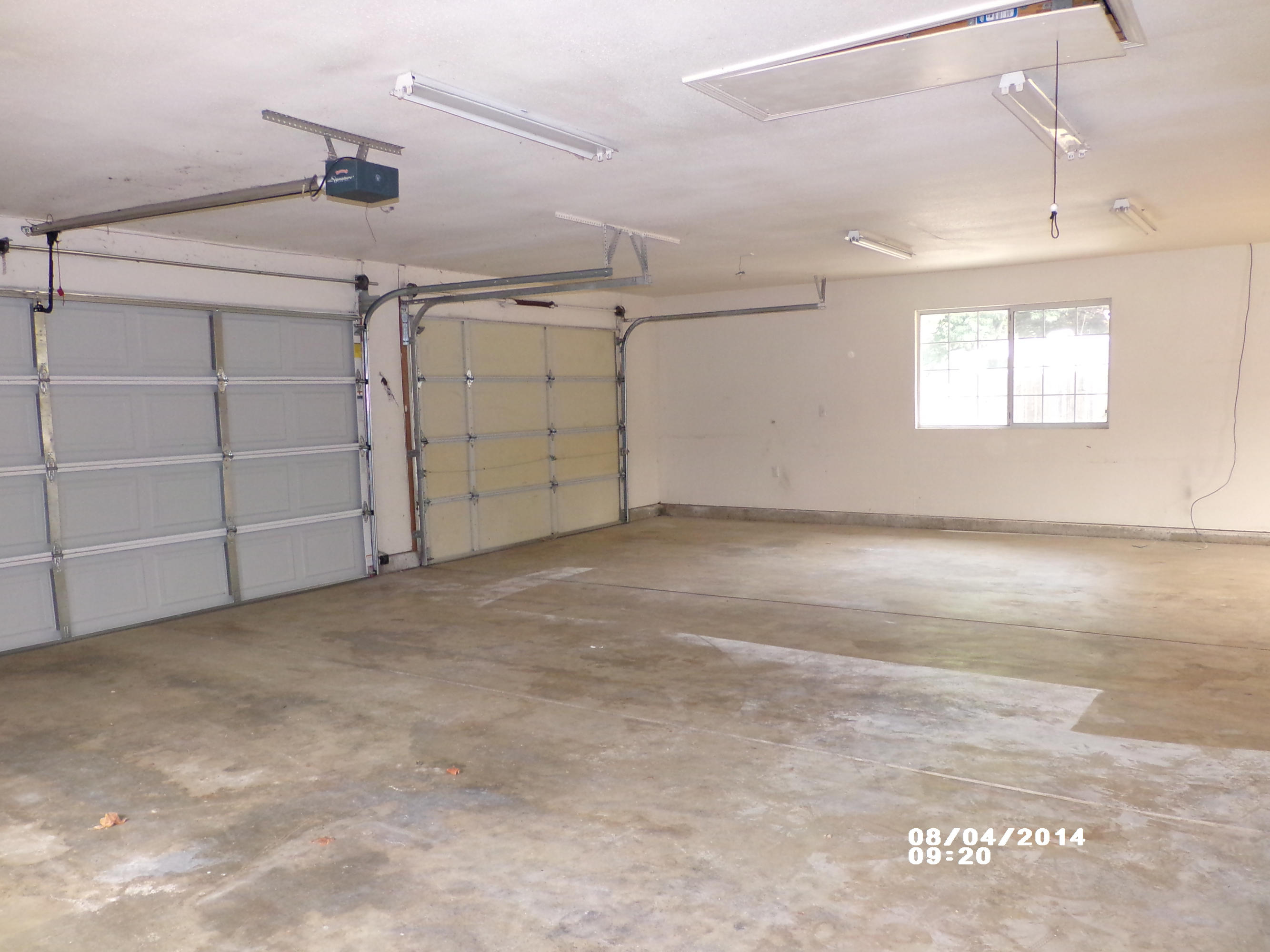3161 Brent Road Redding, CA 96002 - Photo 16 of 22 Garage