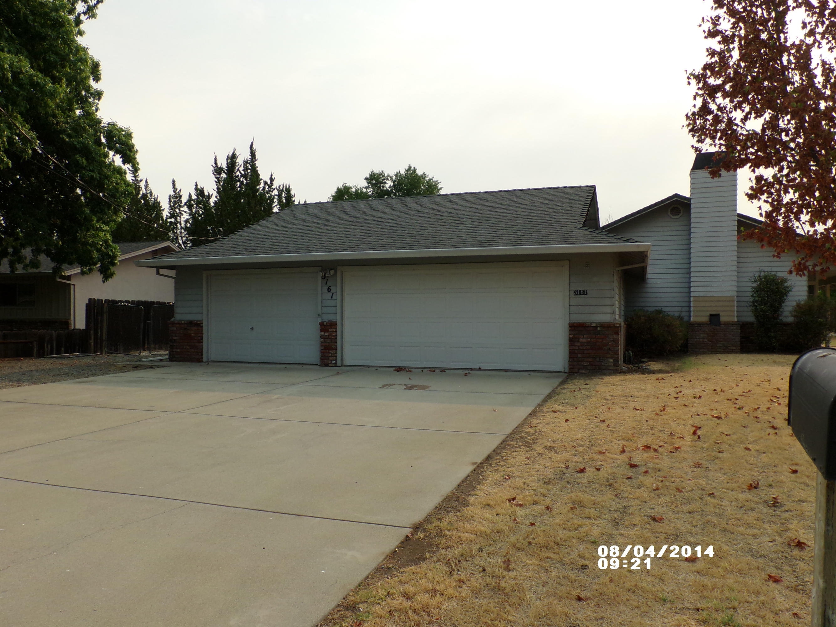 3161 Brent Road Redding, CA 96002 - Photo 18 of 22 Garage/Parking