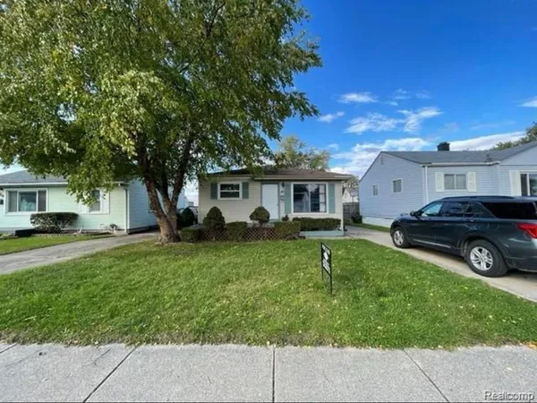 $1,599 | 47 East Barrett Avenue, Madison Heights, MI 48071