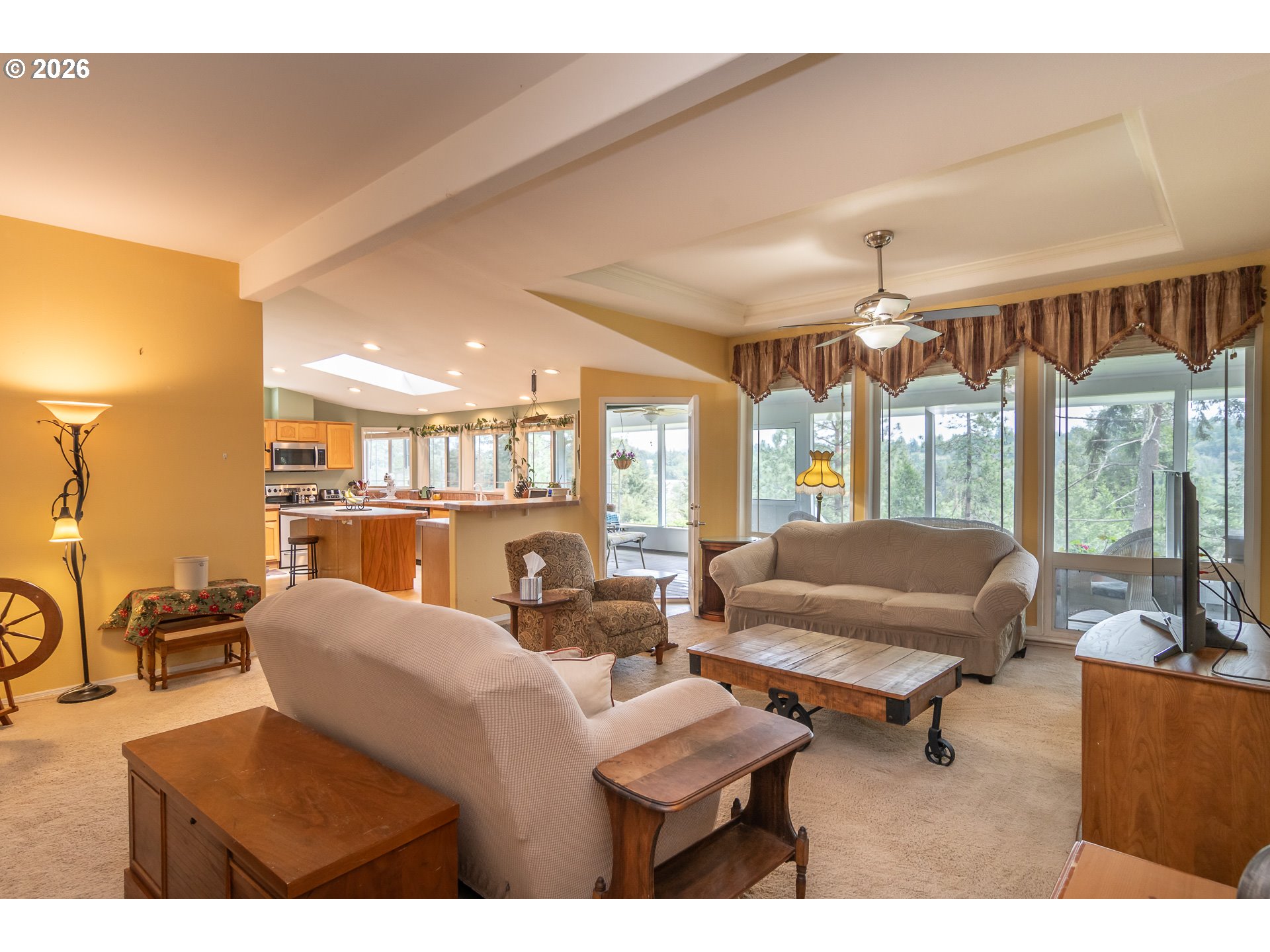 562 Valley Road Roseburg, OR 97471 - Photo 7 of 48 Family Room